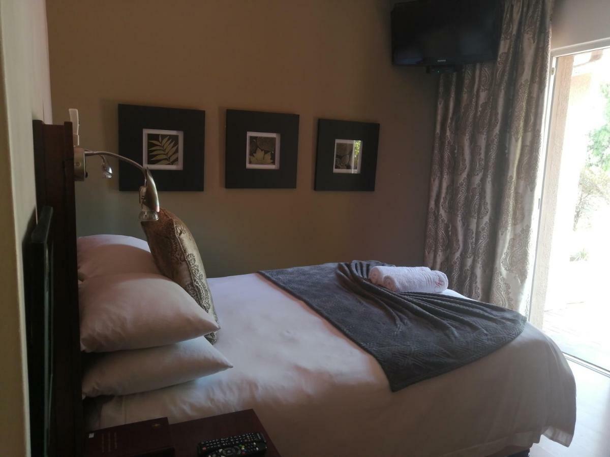 Aalwyns Guesthouse Vanderbijlpark Dış mekan fotoğraf